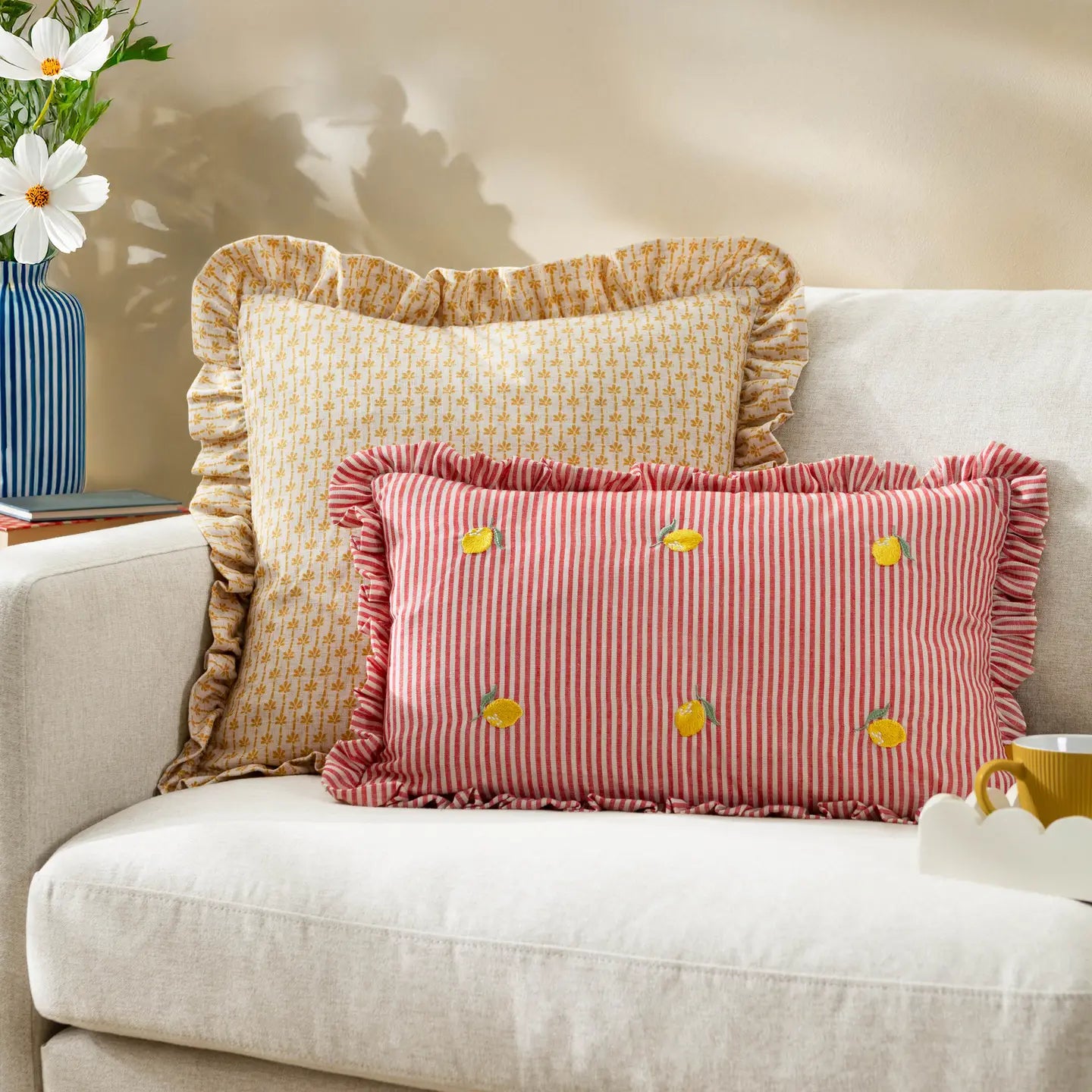 Coussin à volants brodé Les Fruites Citrons