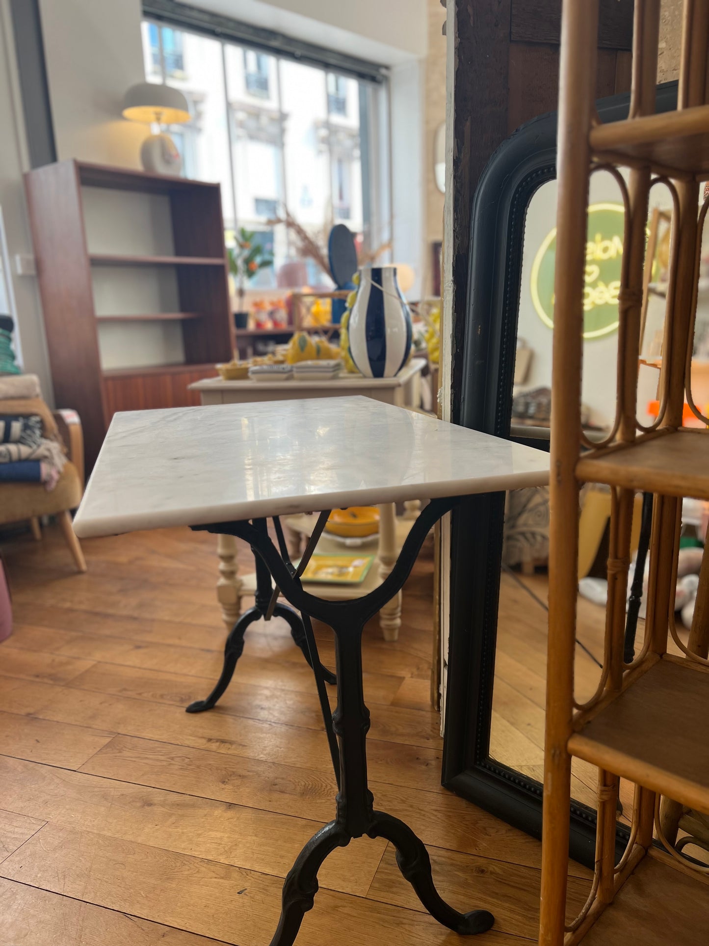 Table bistrot marbre vintage