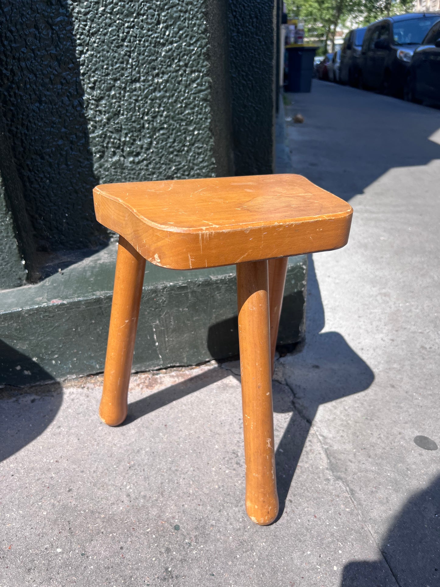 Tabouret tripode vintage