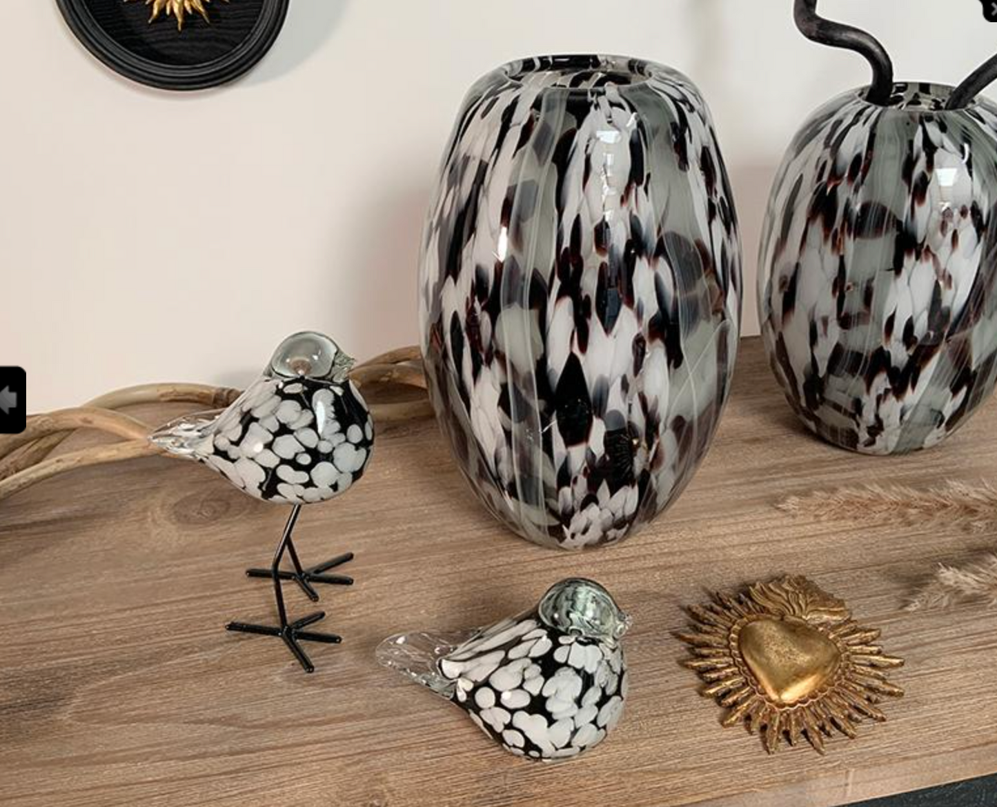 VASE VERRE ECAIL NOIR/ BLANC 17X25CM