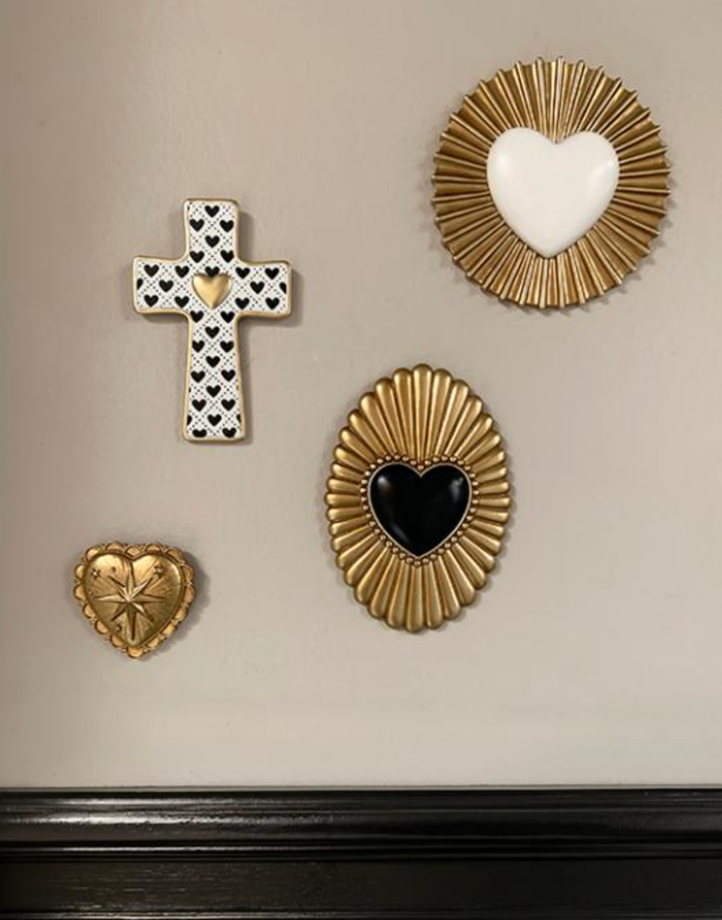 DECO MURALE COEUR NOIR OVALE 12,5X18CM