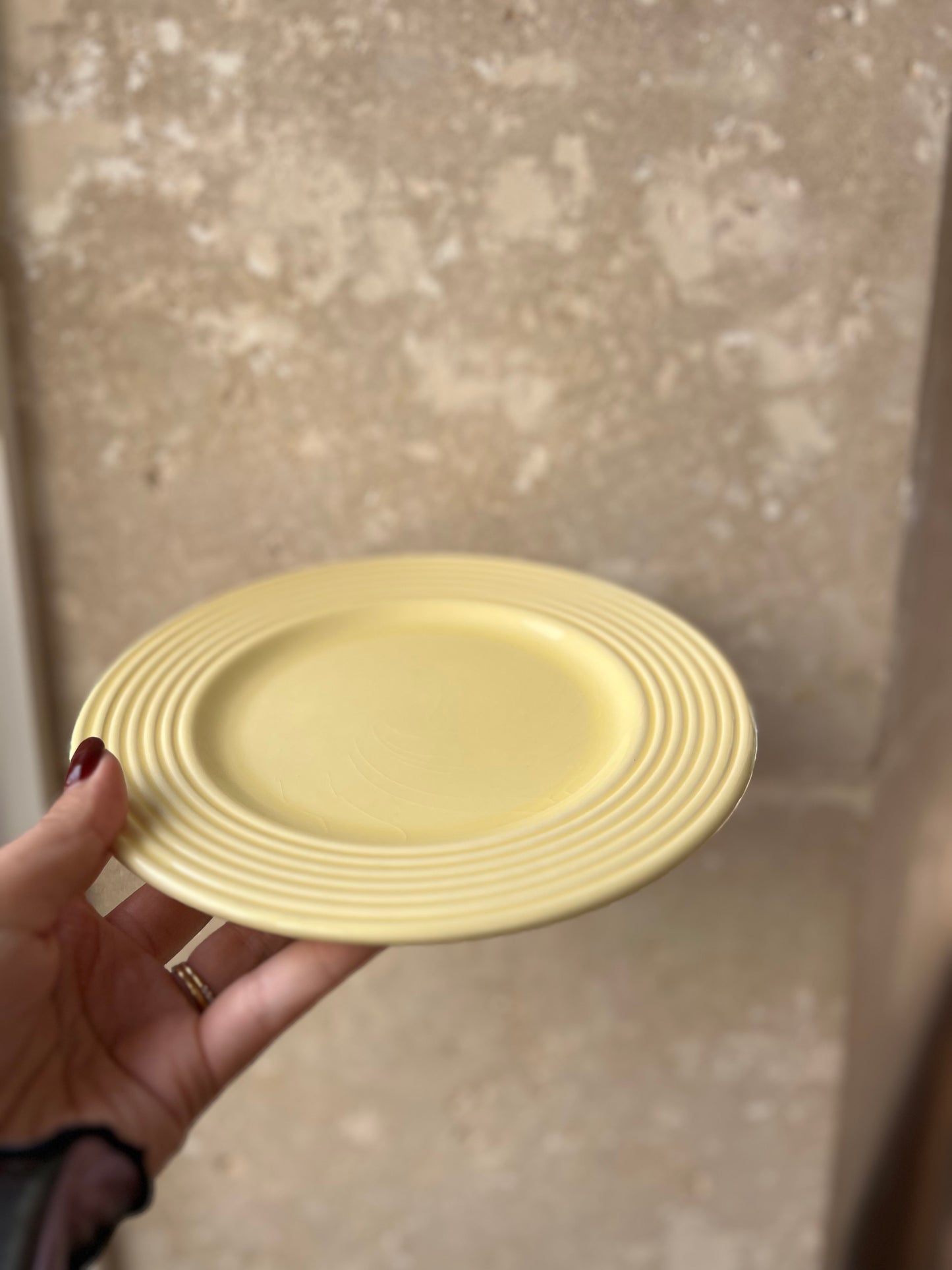 Assiettes à dessert vintage jaune beurre