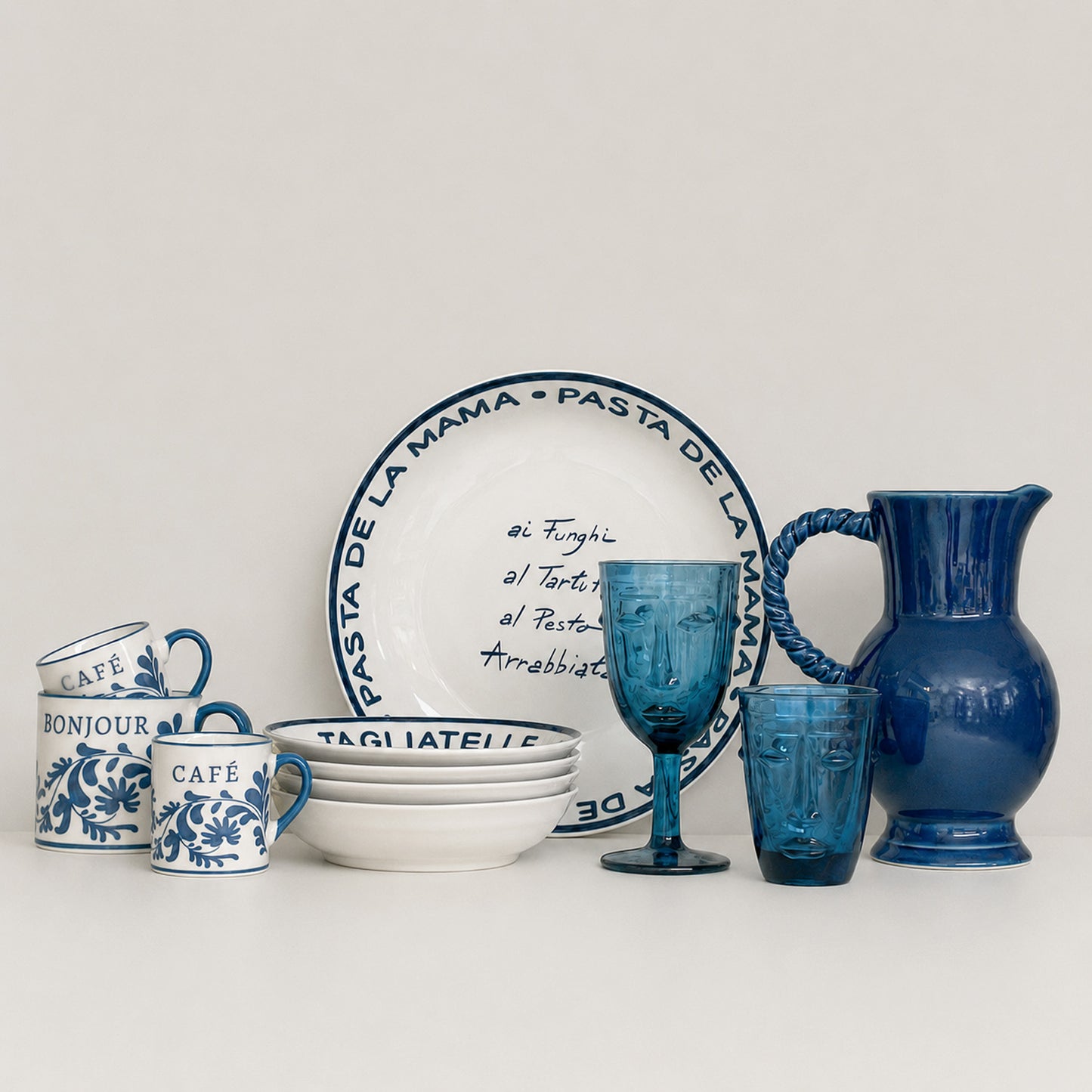 Pichet torsade bleu L17,3 P12,5 H20,5cm