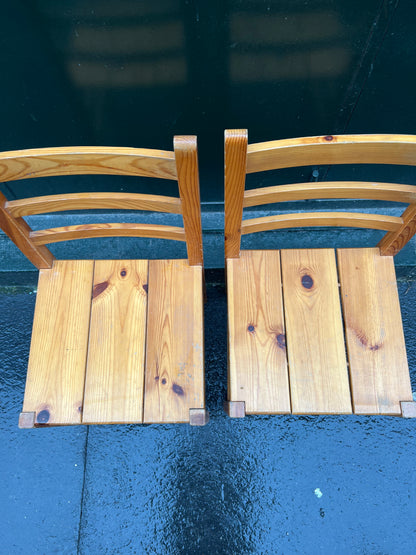 Chaises en bois vintage