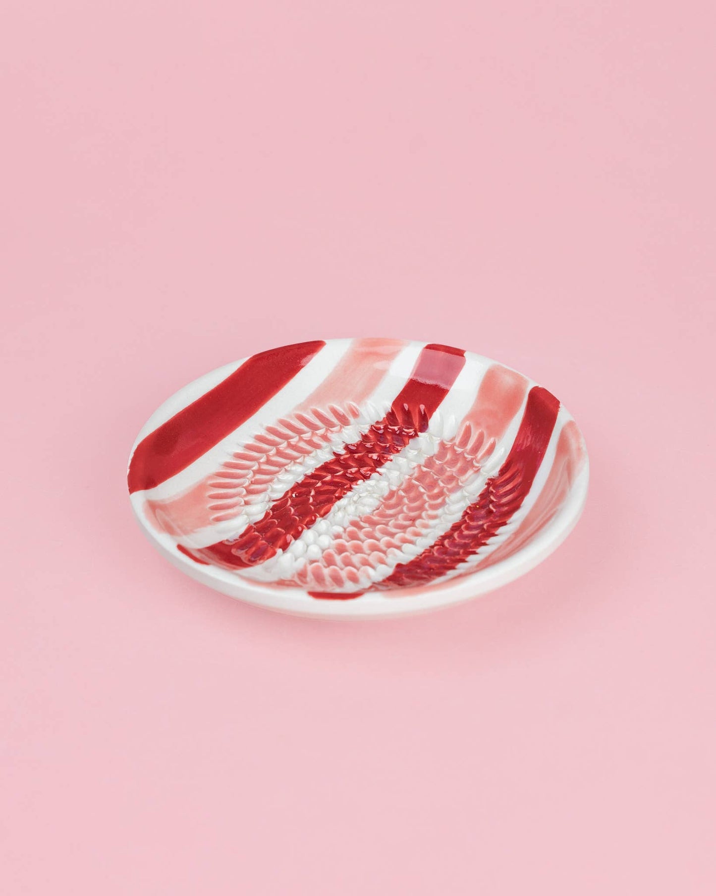 Petite assiette râpe-ail en céramique - Prête à offrir - Motif cœur: AVEC EMBALLAGE