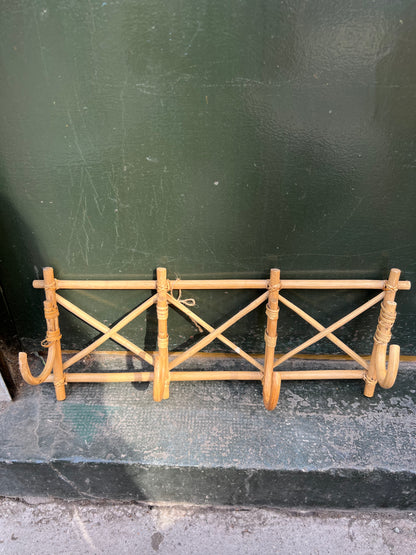 Porte manteau en rotin