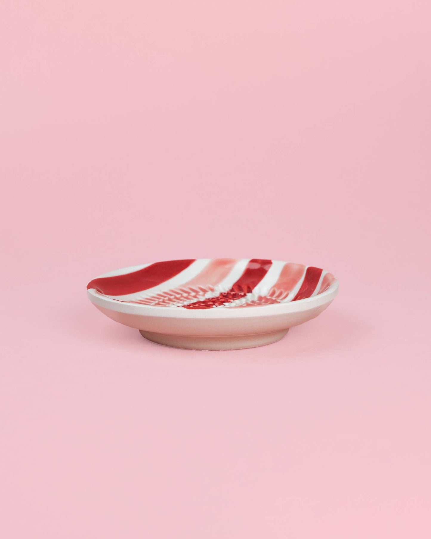 Petite assiette râpe-ail en céramique - Prête à offrir - Motif cœur: AVEC EMBALLAGE