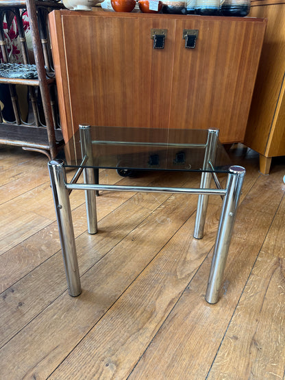 Table d’appoint chrome et verre fumé vintage
