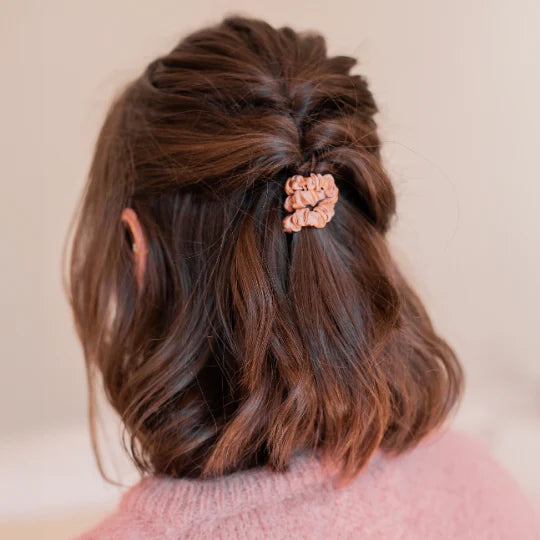 Deux chouchous en soie rose