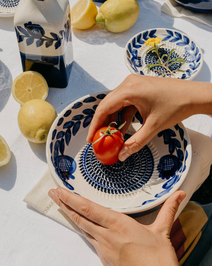 Assiette râpe-ail - Grande, en céramique bleue - Traditionnelle de Nerja