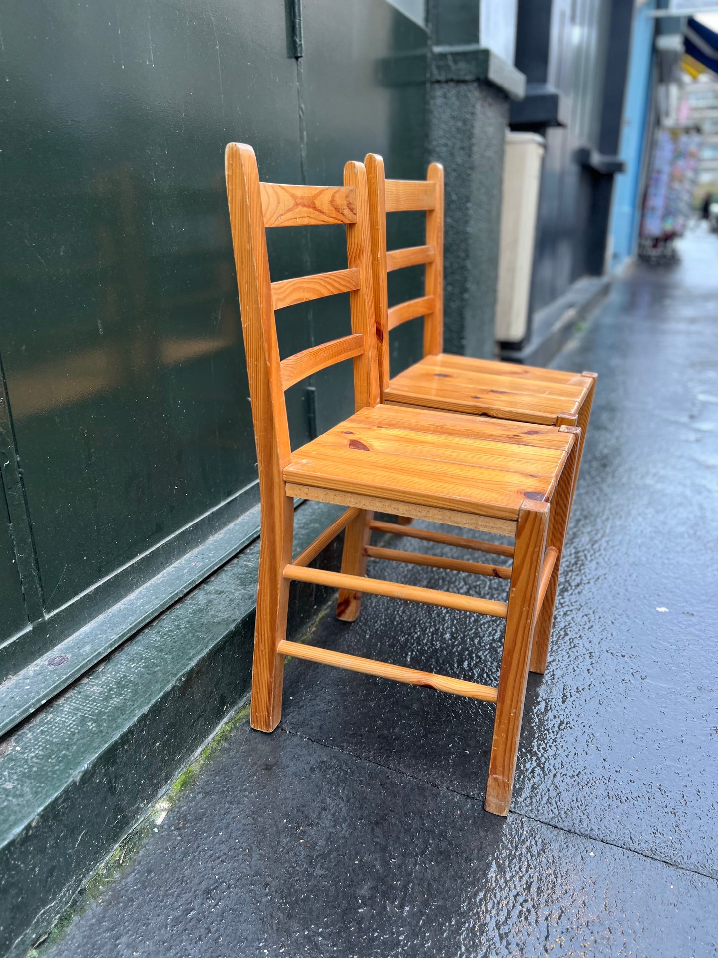 Chaises en bois vintage