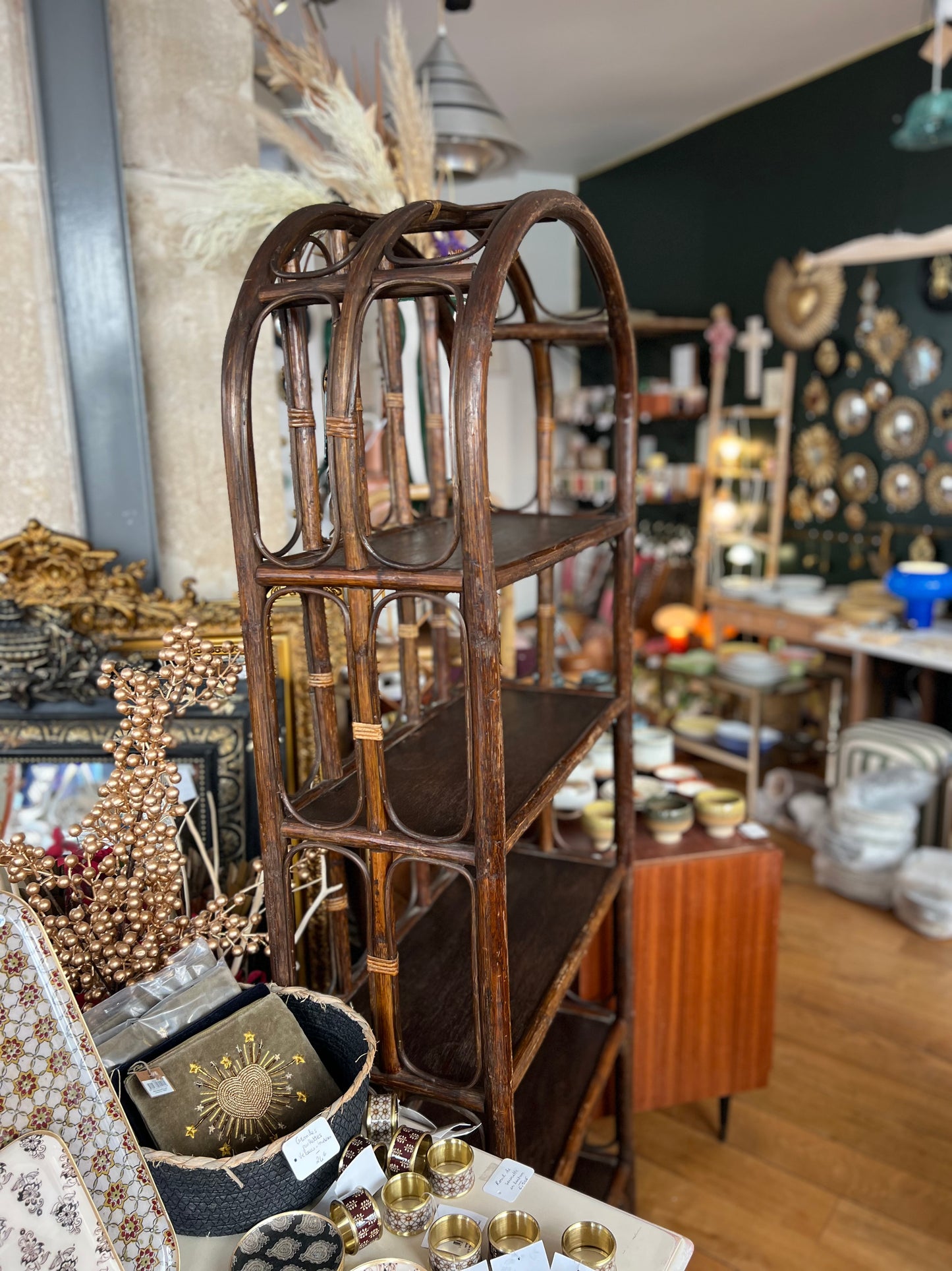 Étagère rotin vintage