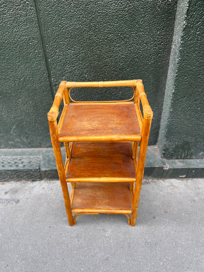 Étagère en rotin vintage
