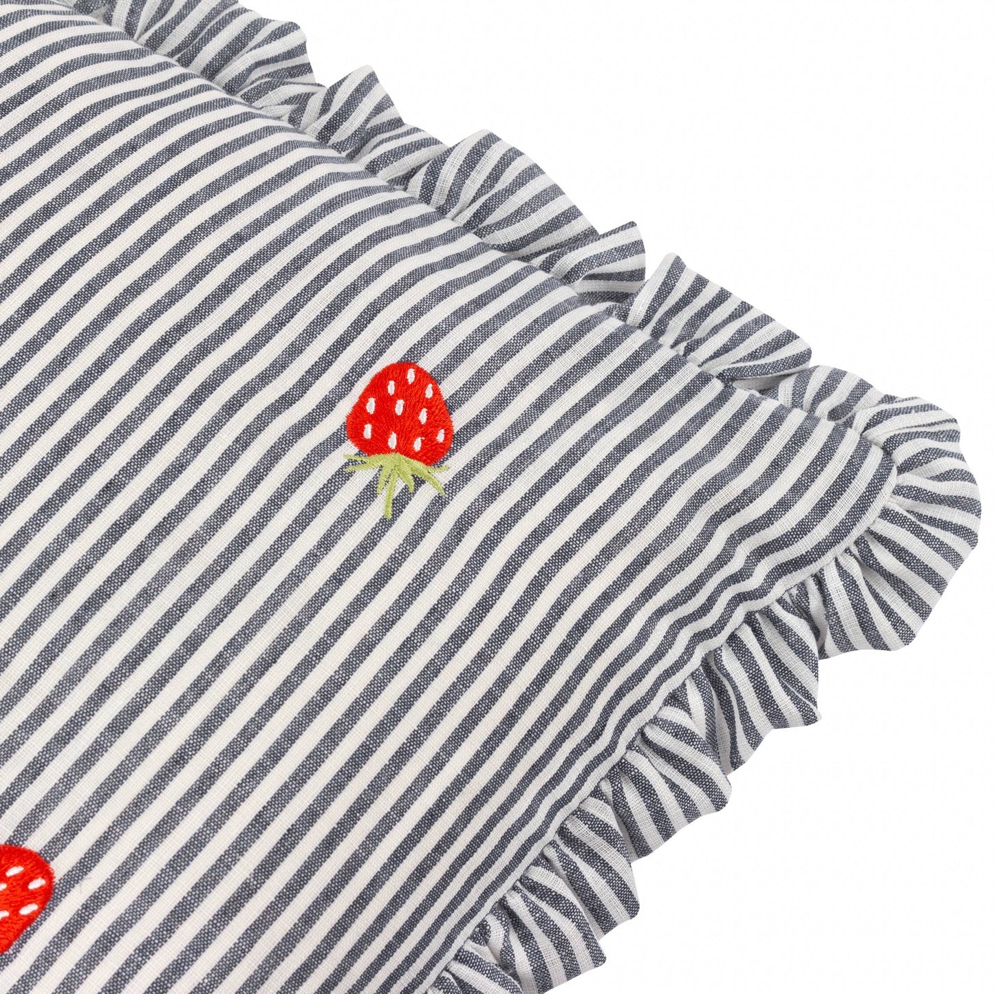 Coussin rayé Les Fruites avec volants et broderies fraises: Fraises / Garni en polyester / 30 x 50 cm