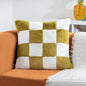 Coussin en fausse fourrure Cozee Check Olive: Olive / Garni en polyester / 50 x 50 cm
