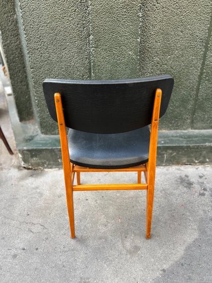 Chaise vintage cuir et bois