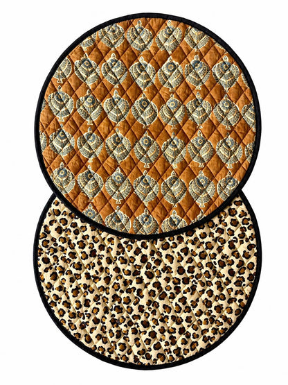 Sets de table ronds reversibles coton matelassé Block Print: Brun
