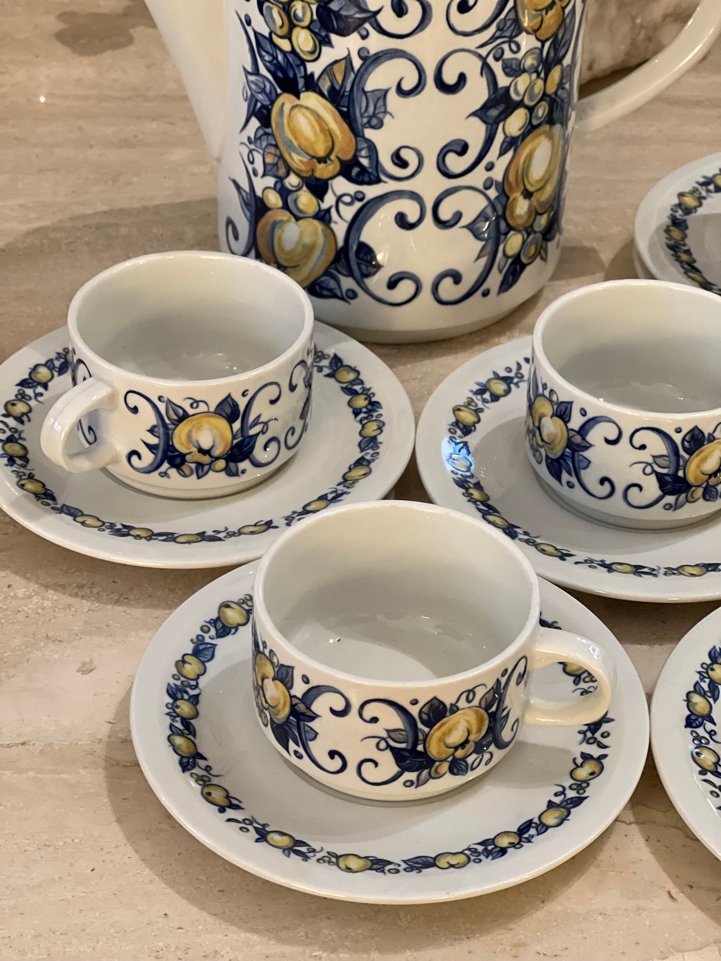 Lot théière et tasses Villeroy et Boch