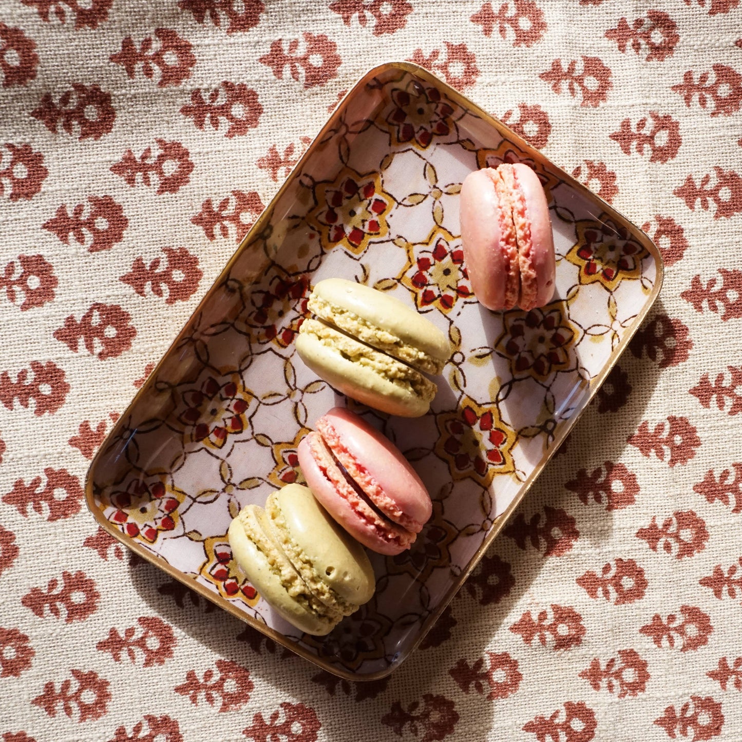 Plateau en métal émaillé Zellige brick 10x15, bordure dorée