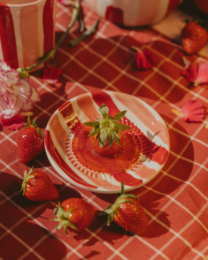 Petite assiette râpe-ail en céramique - Prête à offrir - Motif cœur: AVEC EMBALLAGE