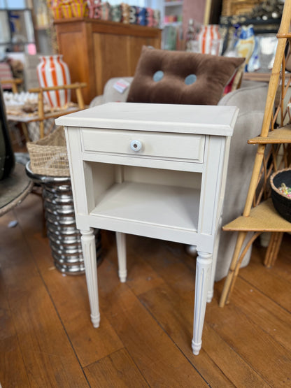 Table de chevet vintage avec tiroir