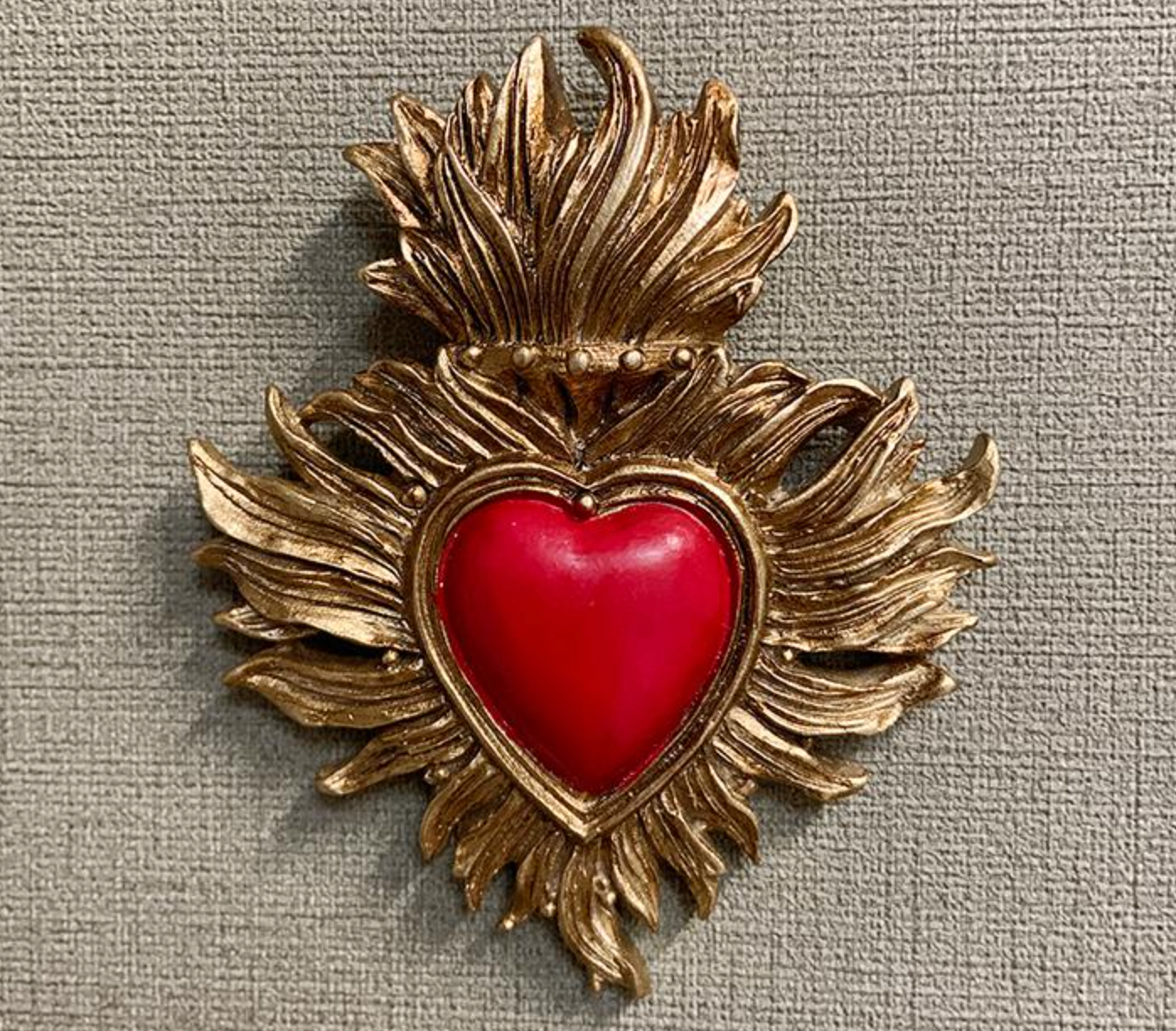 DECO MURALE EX-VOTO ROUGE 7X8,4CM