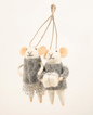 Souris blanches - vêtements gris