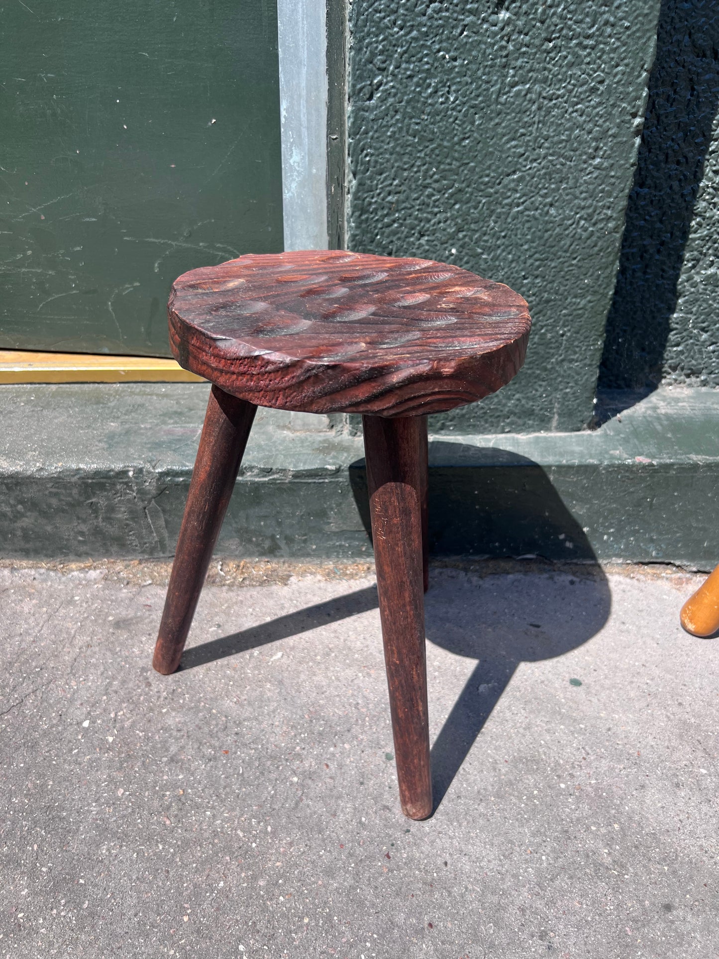Tabouret tripode vintage