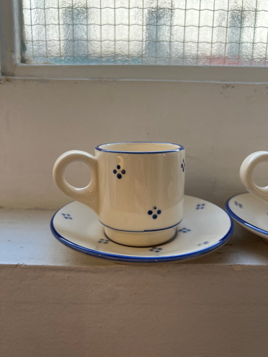 Tasses expresso avec soucoupes vintage