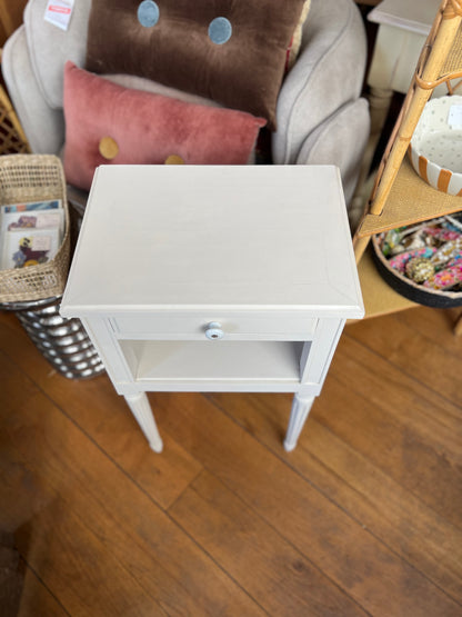 Table de chevet vintage avec tiroir