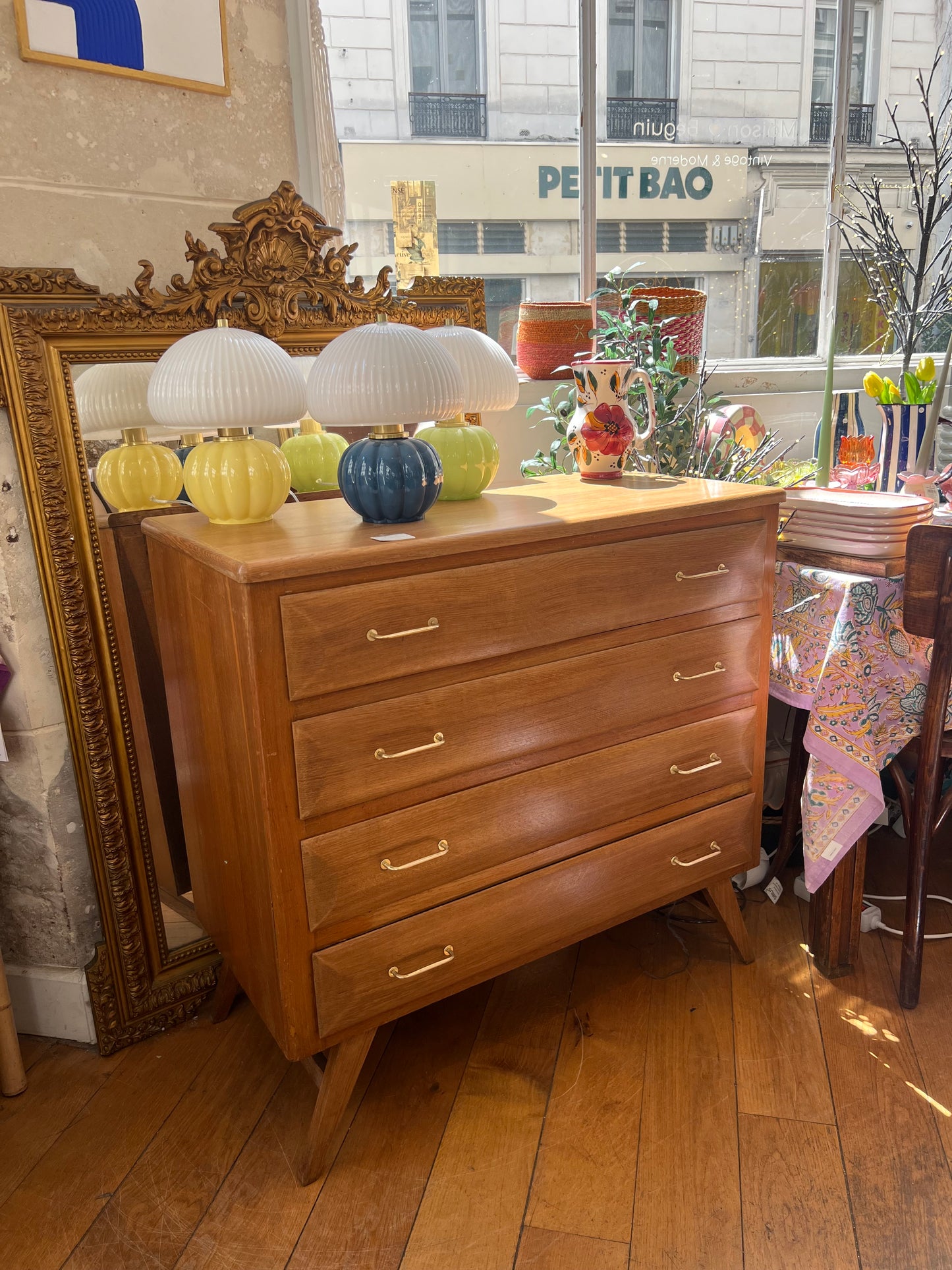 Commode vintage pieds compas