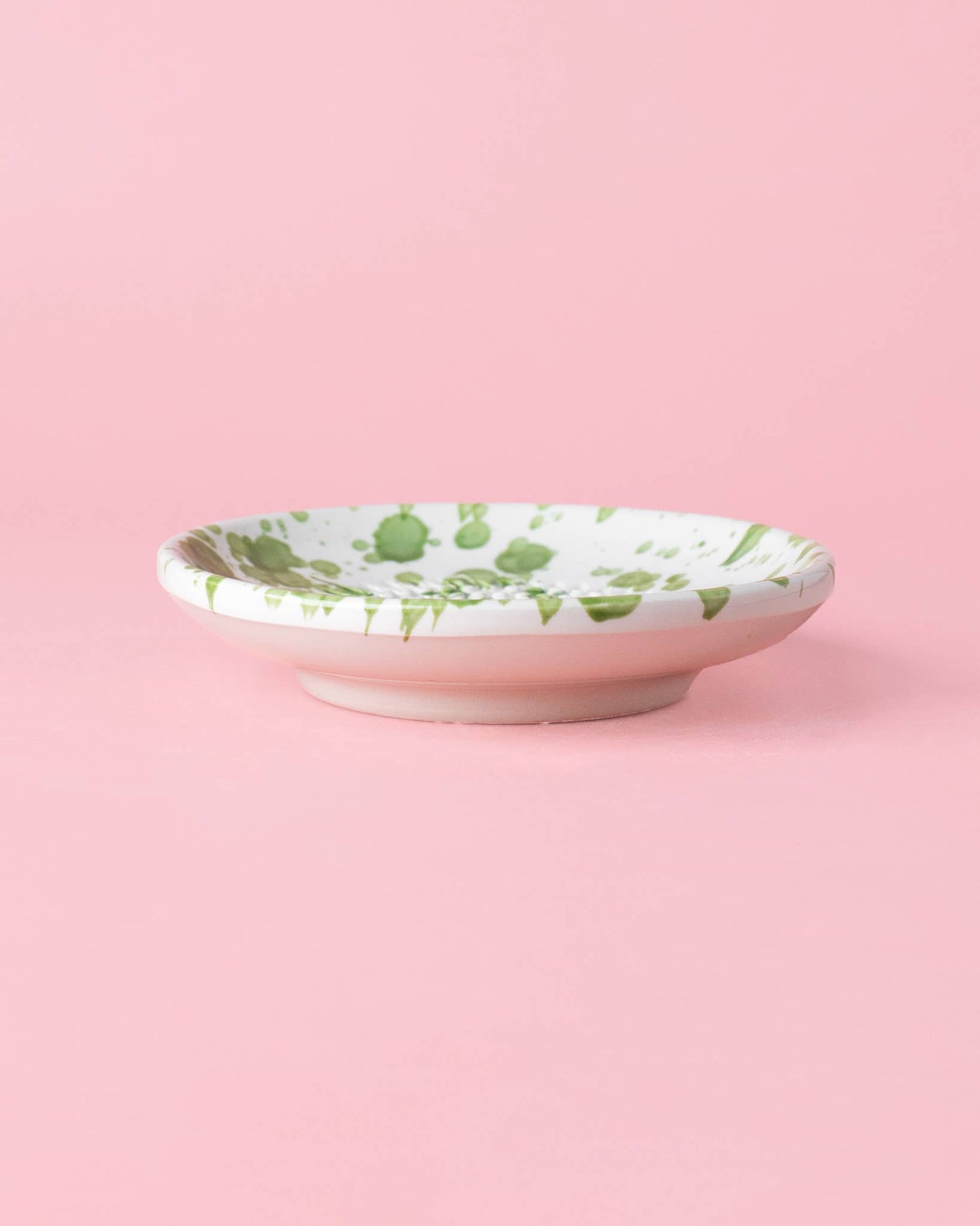 Assiette râpe-ail en céramique - petite verte et blanche - mousse: AVEC EMBALLAGE