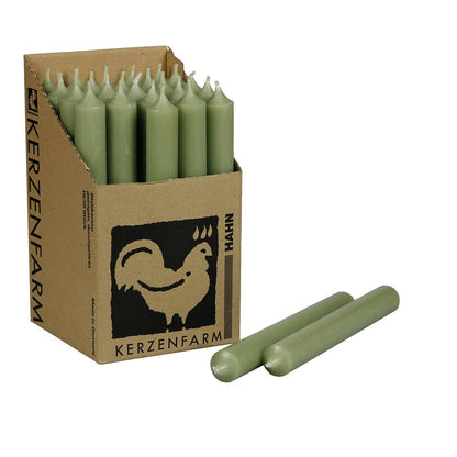 Bougie cylindrique sauge teintée dans la masse Ø 2x18 cm Durée de combustion env. 8 heures.