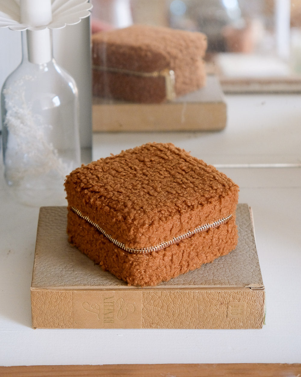 Boîte à bijoux de voyage Corinne en moumoute - camel