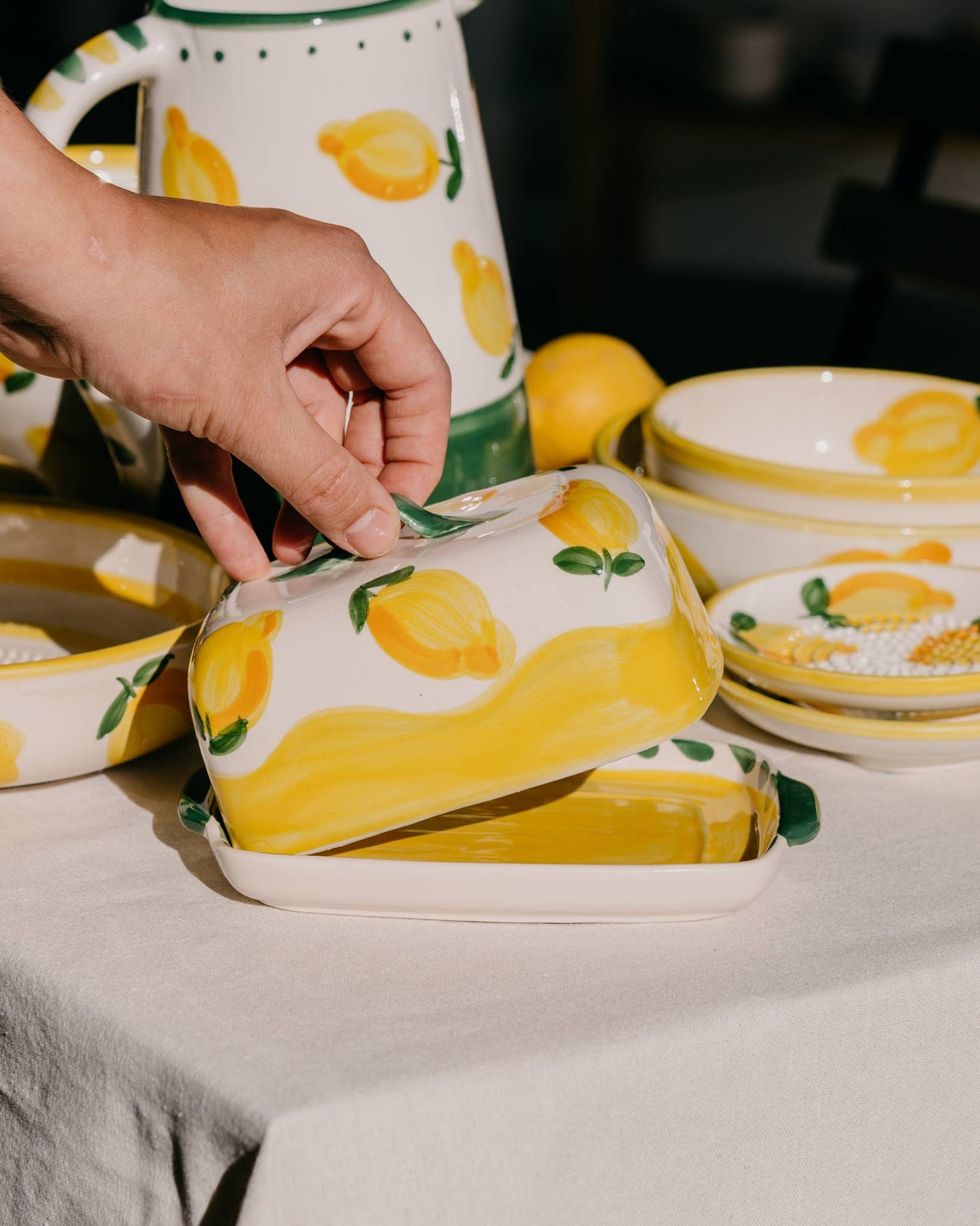 Beurrier artisanal en céramique – jaune et blanc - Limone