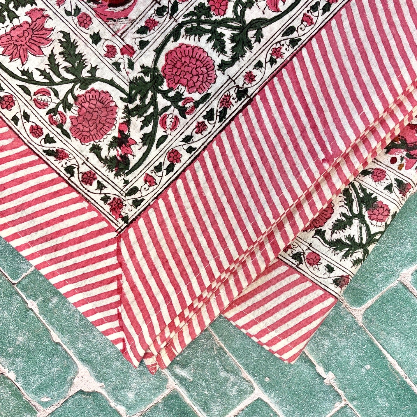 Nappe carrée blockprint Pink Summer 150x150